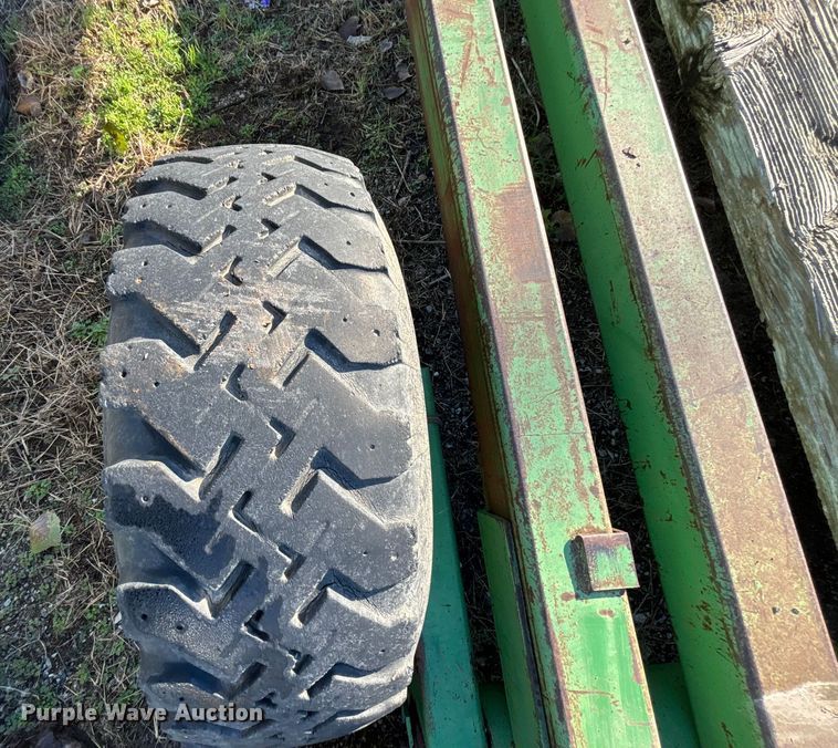 image for item EE4053 John Deere header trailer