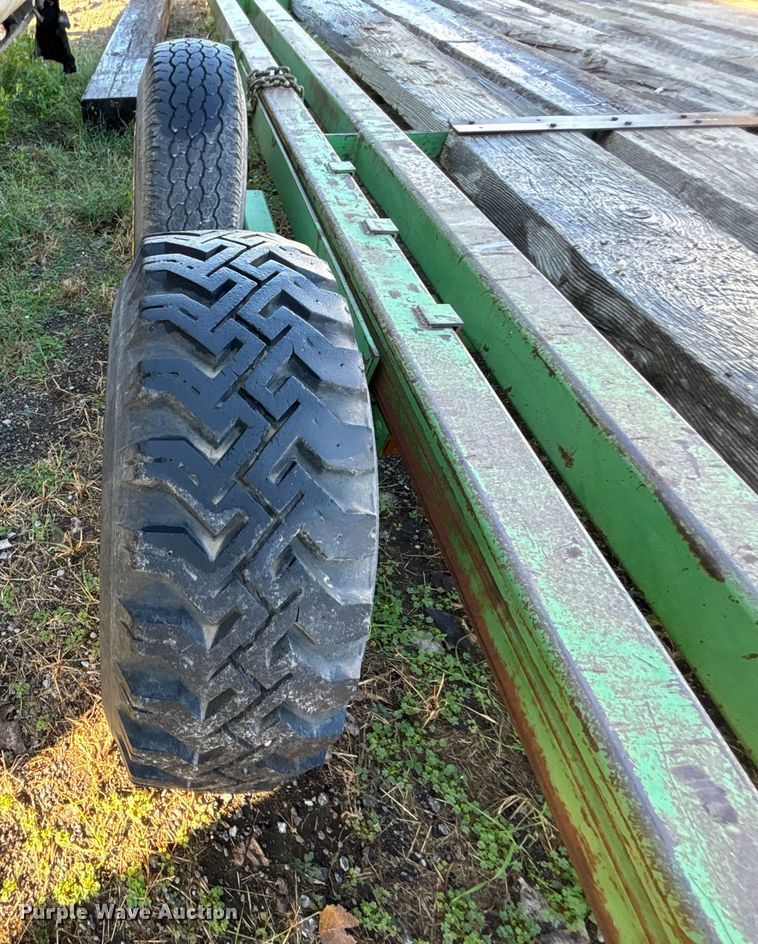 image for item EE4053 John Deere header trailer
