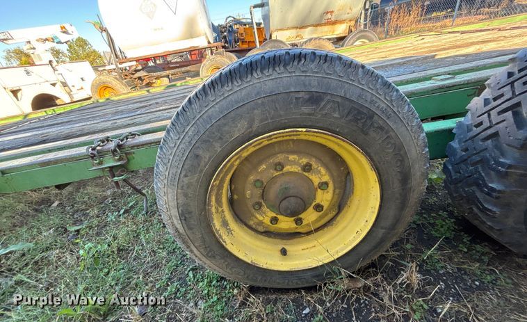 image for item EE4053 John Deere header trailer