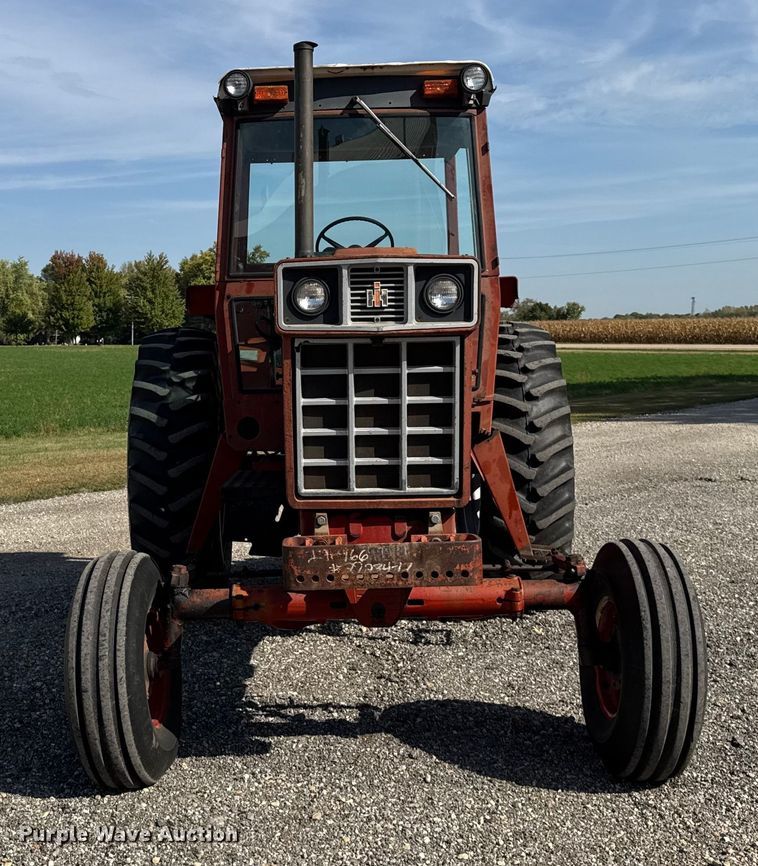 image for item EF2195 1977 International Harvester Hydro 186 tractor