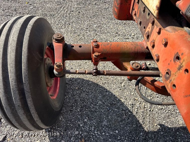 image for item EF2195 1977 International Harvester Hydro 186 tractor