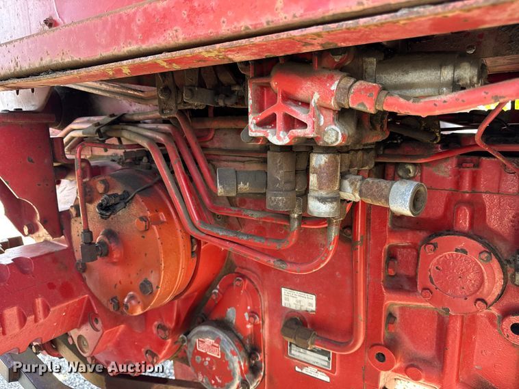 image for item EF2195 1977 International Harvester Hydro 186 tractor