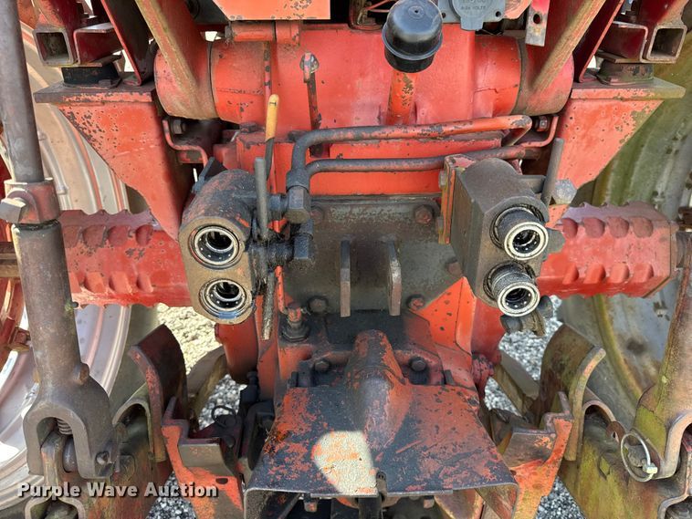 image for item EF2195 1977 International Harvester Hydro 186 tractor