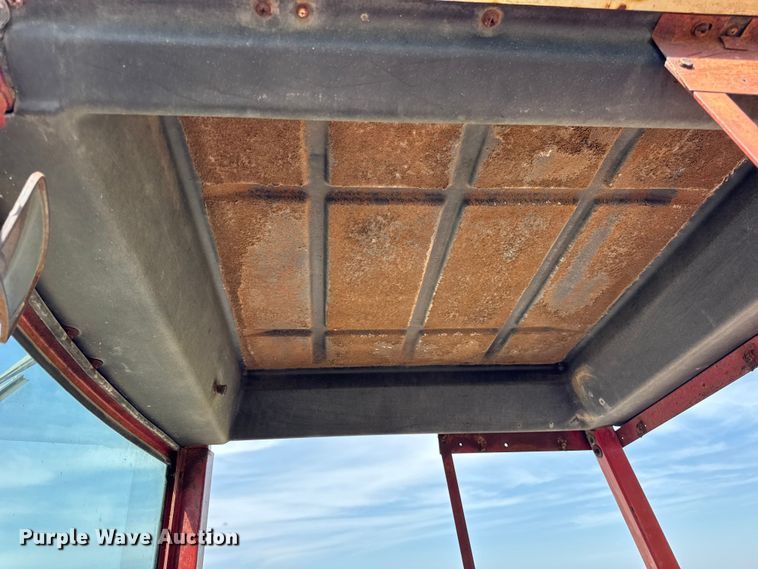 image for item EF2195 1977 International Harvester Hydro 186 tractor