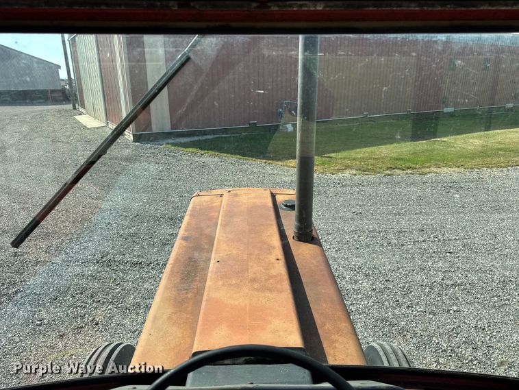 image for item EF2195 1977 International Harvester Hydro 186 tractor