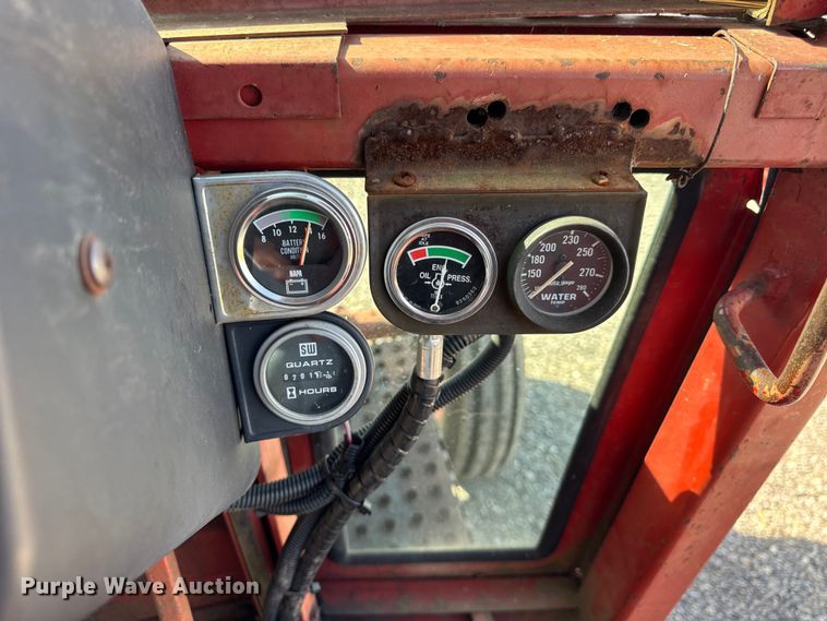 image for item EF2195 1977 International Harvester Hydro 186 tractor