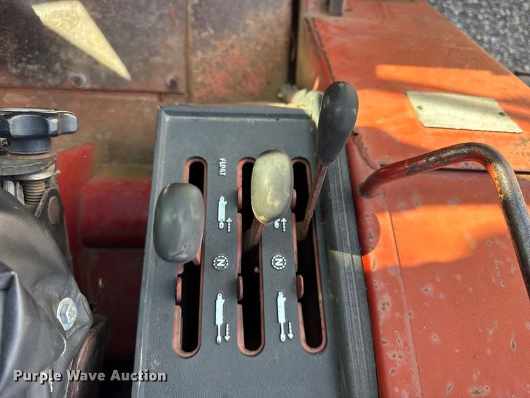 image for item EF2195 1977 International Harvester Hydro 186 tractor