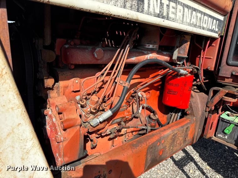 image for item EF2195 1977 International Harvester Hydro 186 tractor