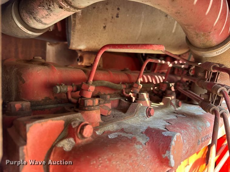 image for item EF2195 1977 International Harvester Hydro 186 tractor