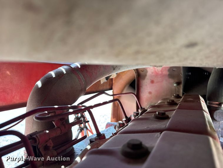 image for item EF2195 1977 International Harvester Hydro 186 tractor