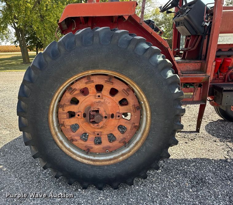 image for item EF2195 1977 International Harvester Hydro 186 tractor
