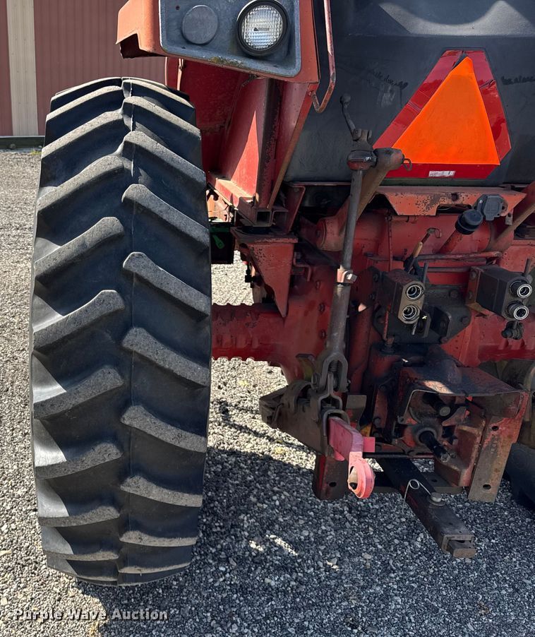 image for item EF2195 1977 International Harvester Hydro 186 tractor