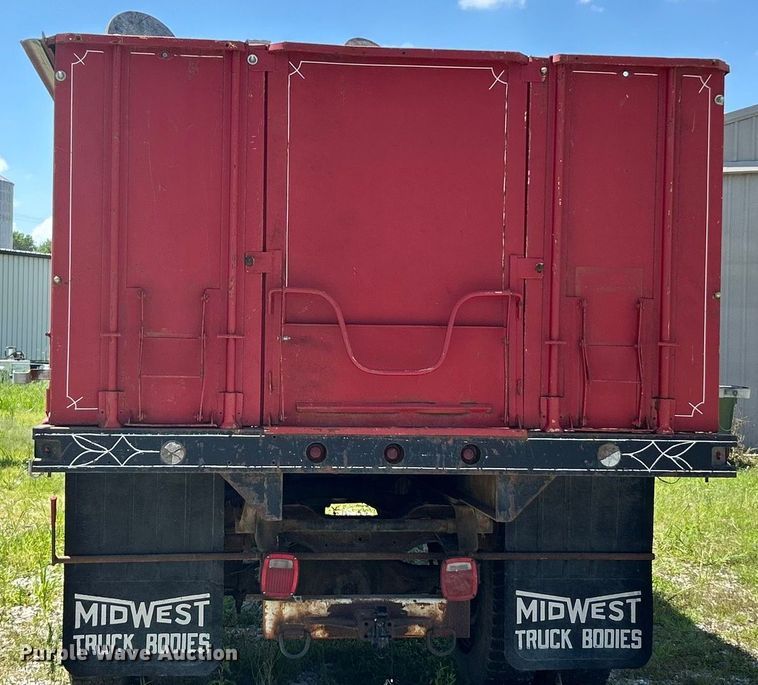 image for item EK8407 1977 Chevrolet C65 grain truck