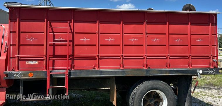 image for item EK8407 1977 Chevrolet C65 grain truck