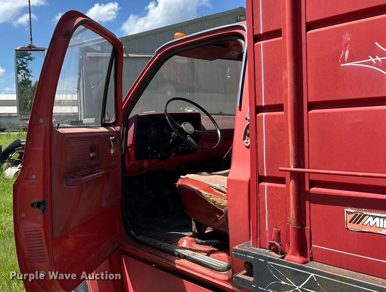 image for item EK8407 1977 Chevrolet C65 grain truck
