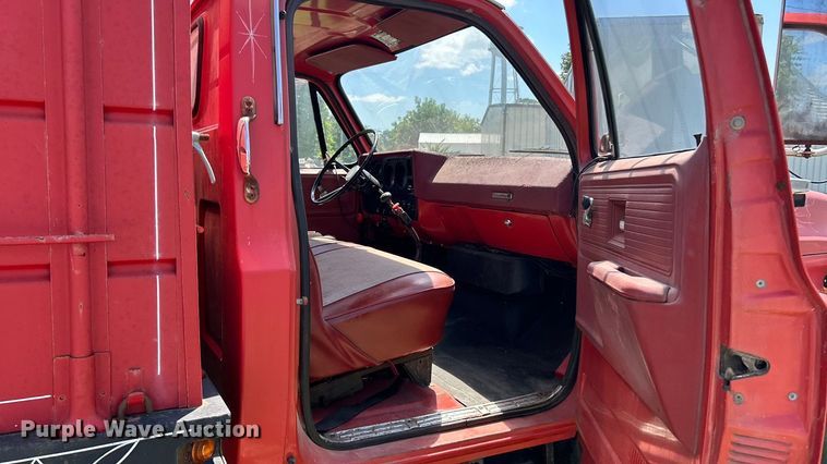 image for item EK8407 1977 Chevrolet C65 grain truck