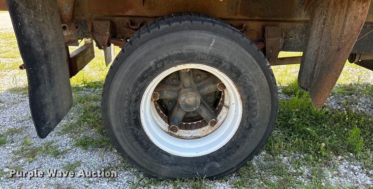 image for item EK8407 1977 Chevrolet C65 grain truck