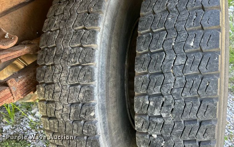 image for item EK8407 1977 Chevrolet C65 grain truck