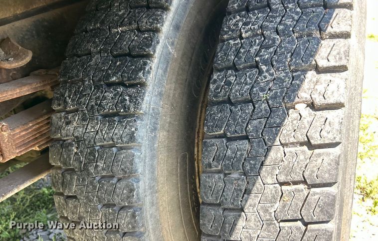 image for item EK8407 1977 Chevrolet C65 grain truck