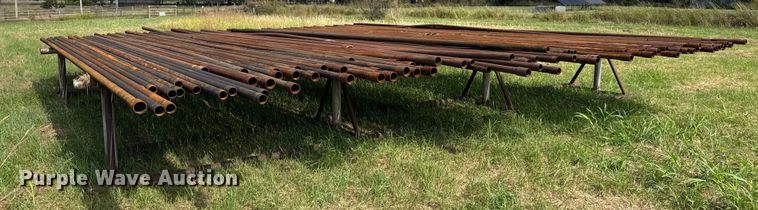 image for item EM8296 Approximately 102 pieces of oil field pipe