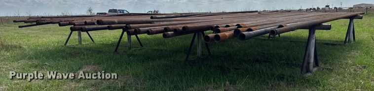 image for item EM8296 Approximately 102 pieces of oil field pipe