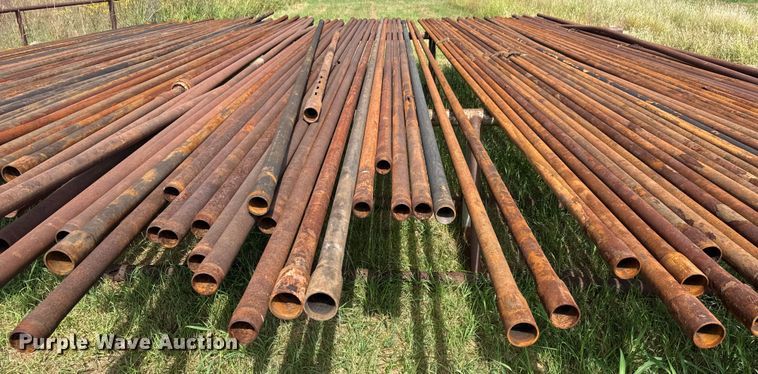 image for item EM8296 Approximately 102 pieces of oil field pipe