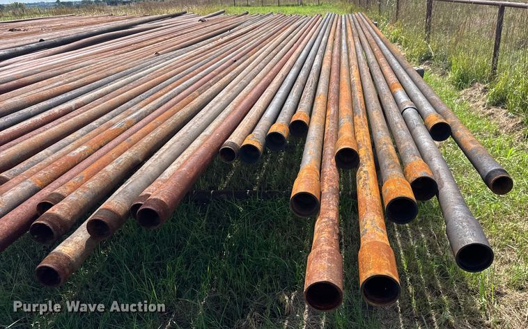 image for item EM8296 Approximately 102 pieces of oil field pipe