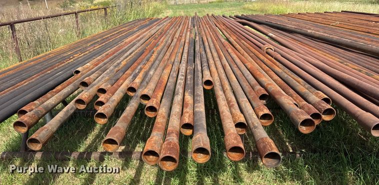 image for item EM8296 Approximately 102 pieces of oil field pipe