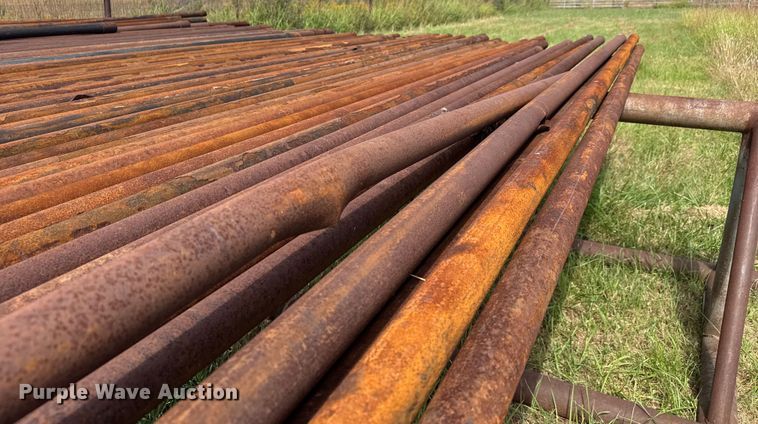 image for item EM8296 Approximately 102 pieces of oil field pipe