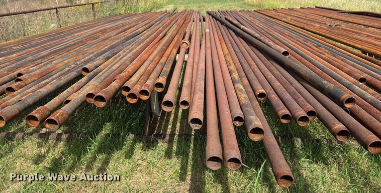 image for item EM8296 Approximately 102 pieces of oil field pipe