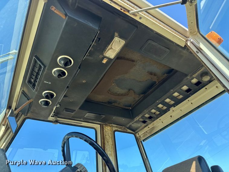 image for item EM8317 1979 Case 2390 Tractor