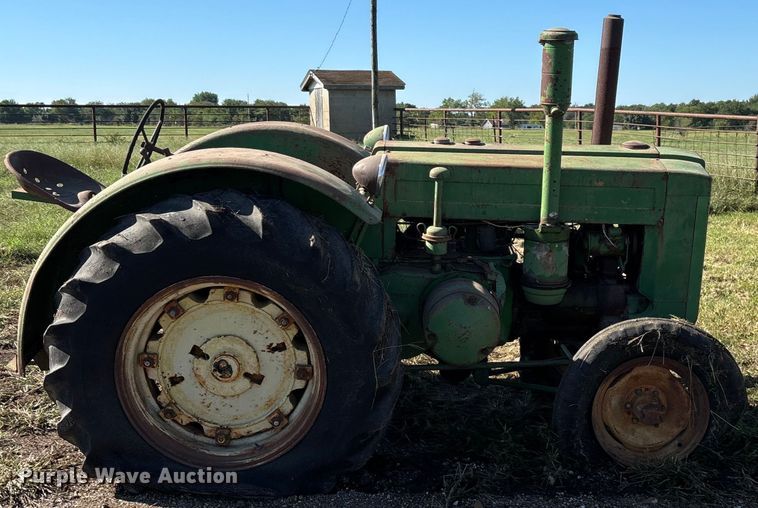 image for item EN5655 1948 John Deere D tractor