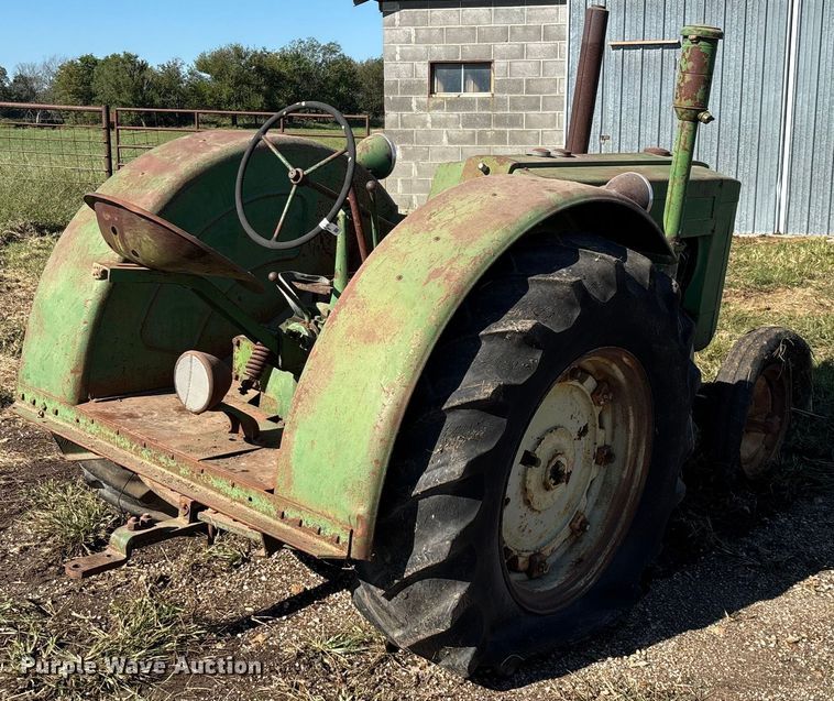 image for item EN5655 1948 John Deere D tractor