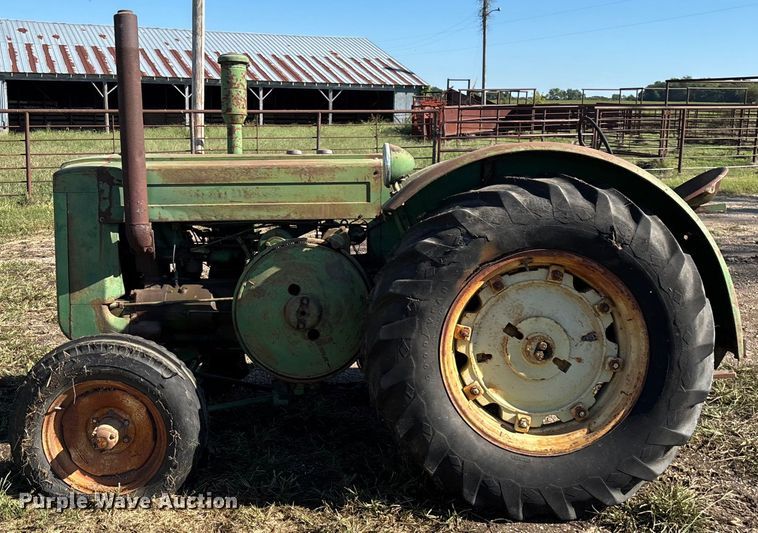 image for item EN5655 1948 John Deere D tractor