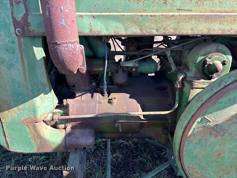 image for item EN5655 1948 John Deere D tractor