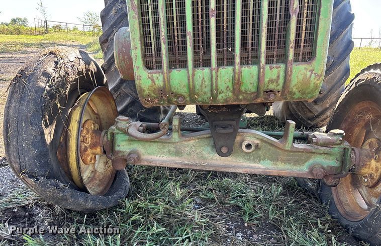 image for item EN5655 1948 John Deere D tractor