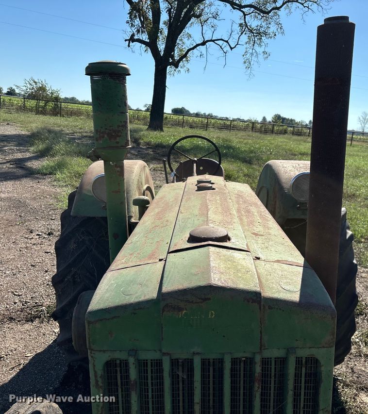 image for item EN5655 1948 John Deere D tractor