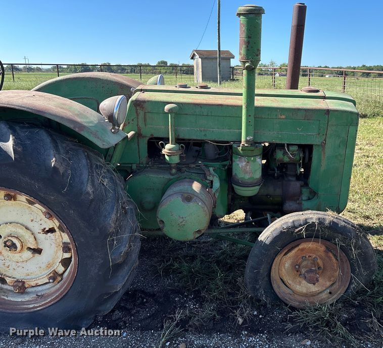 image for item EN5655 1948 John Deere D tractor