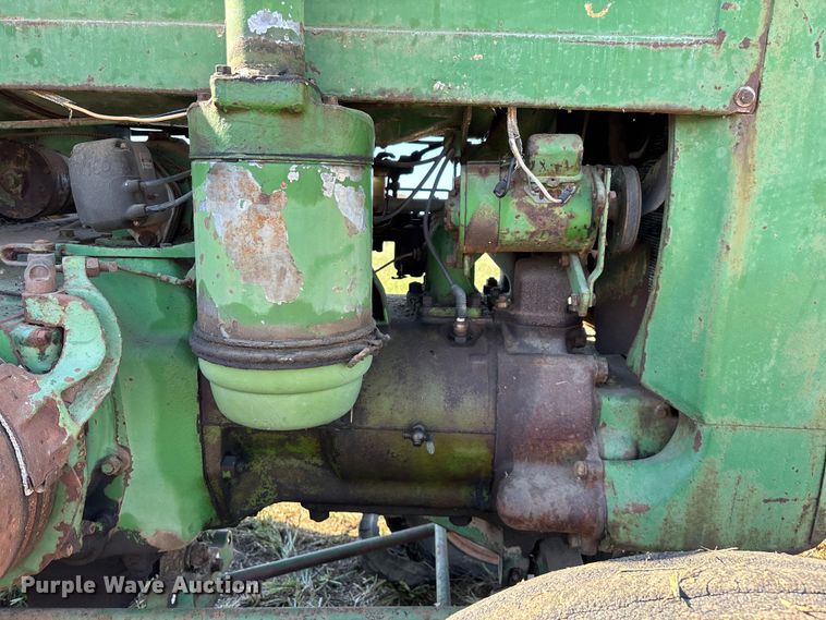 image for item EN5655 1948 John Deere D tractor