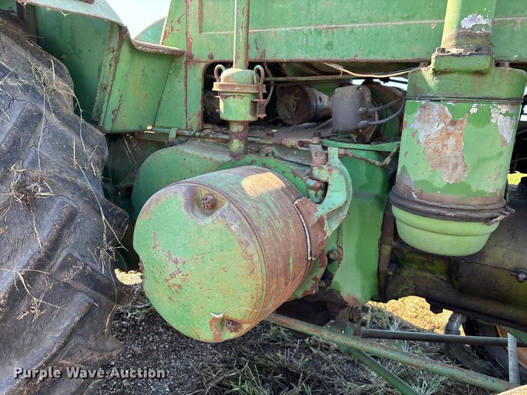 image for item EN5655 1948 John Deere D tractor