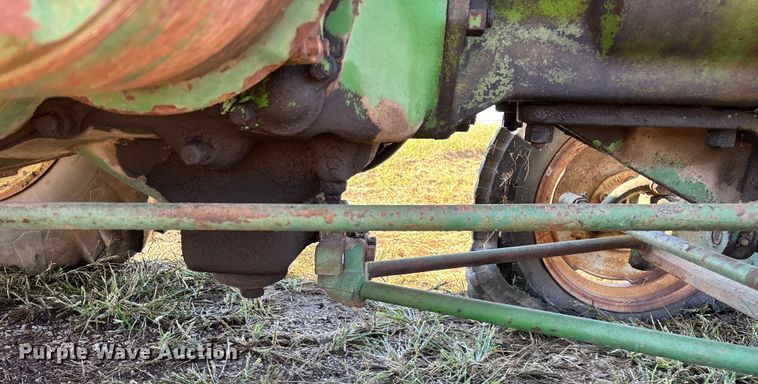 image for item EN5655 1948 John Deere D tractor