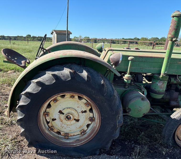 image for item EN5655 1948 John Deere D tractor