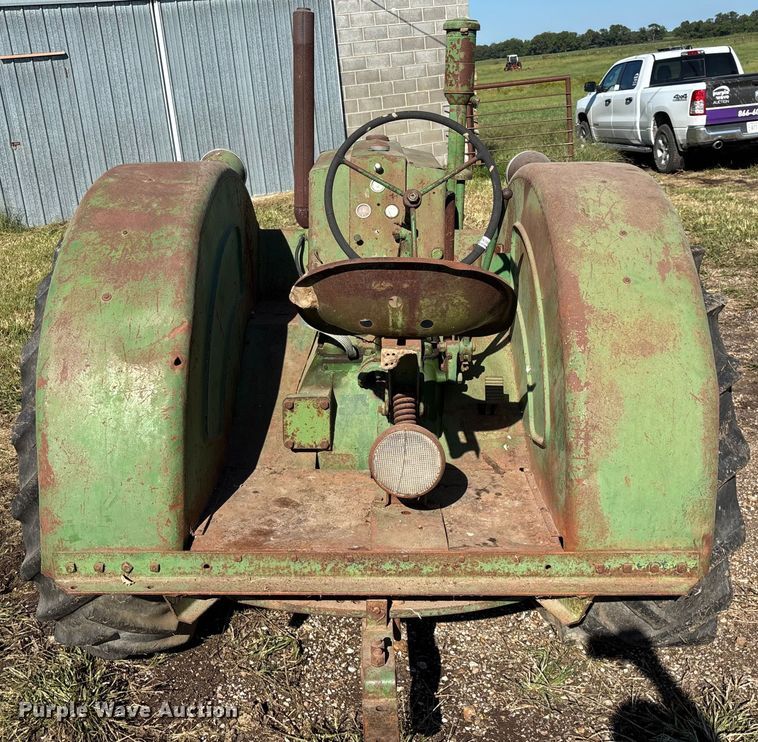 image for item EN5655 1948 John Deere D tractor