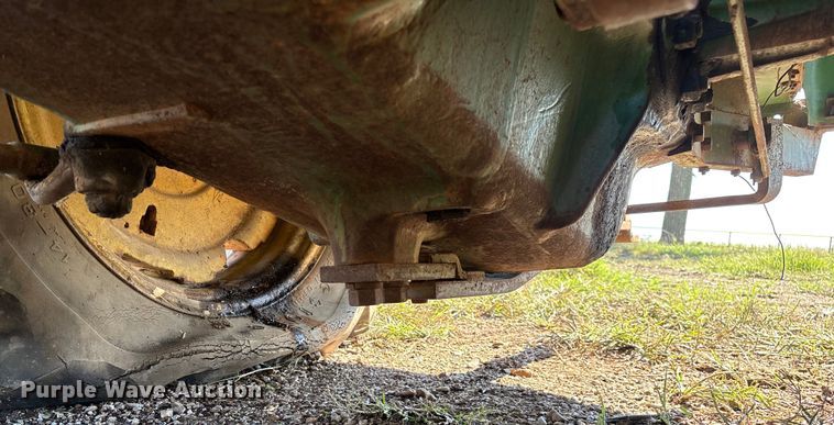 image for item EN5655 1948 John Deere D tractor