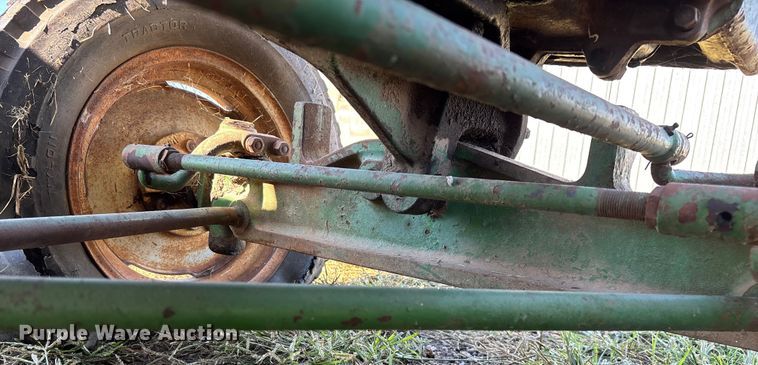 image for item EN5655 1948 John Deere D tractor