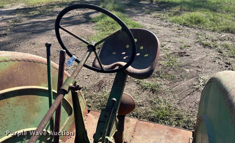 image for item EN5655 1948 John Deere D tractor