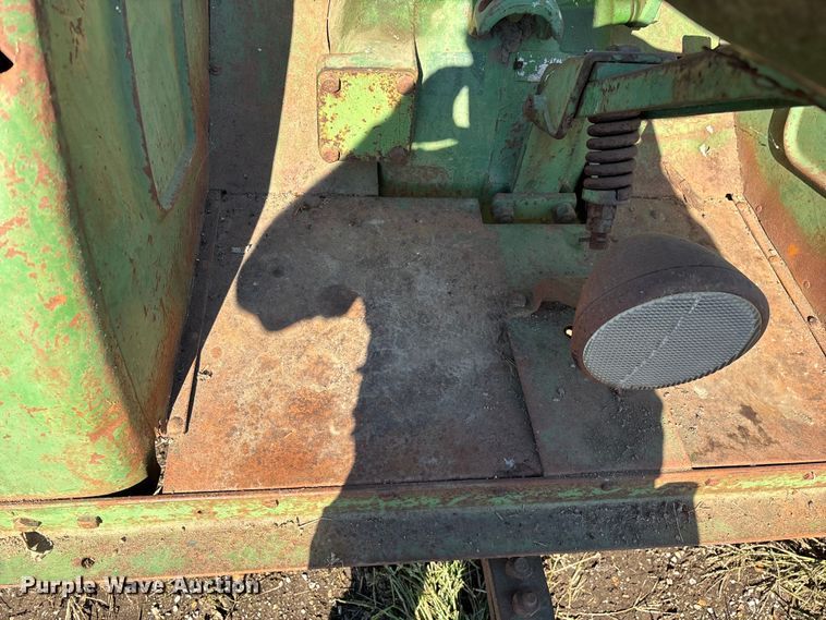 image for item EN5655 1948 John Deere D tractor