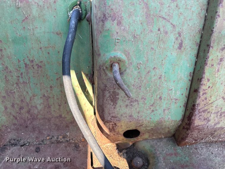 image for item EN5655 1948 John Deere D tractor