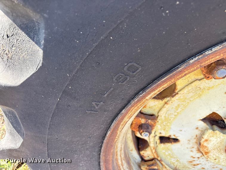 image for item EN5655 1948 John Deere D tractor