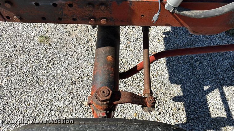 image for item EN5656 1965 International Harvester 806  tractor